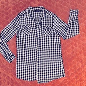 Forever 21 women’s black & white gingham check button-down